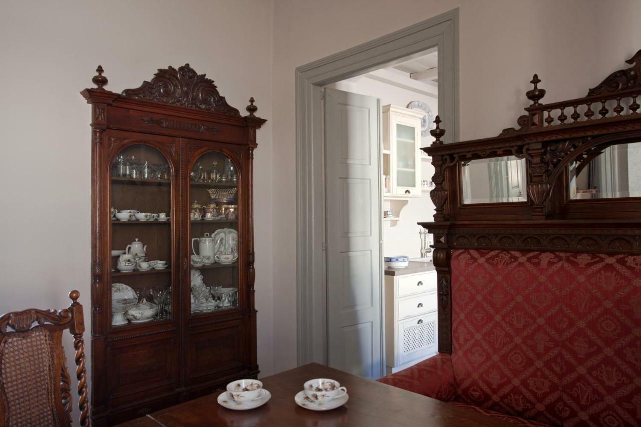 Dellagracia Mansion In Poseidonia Syros Villa Posidhonia  Bagian luar foto
