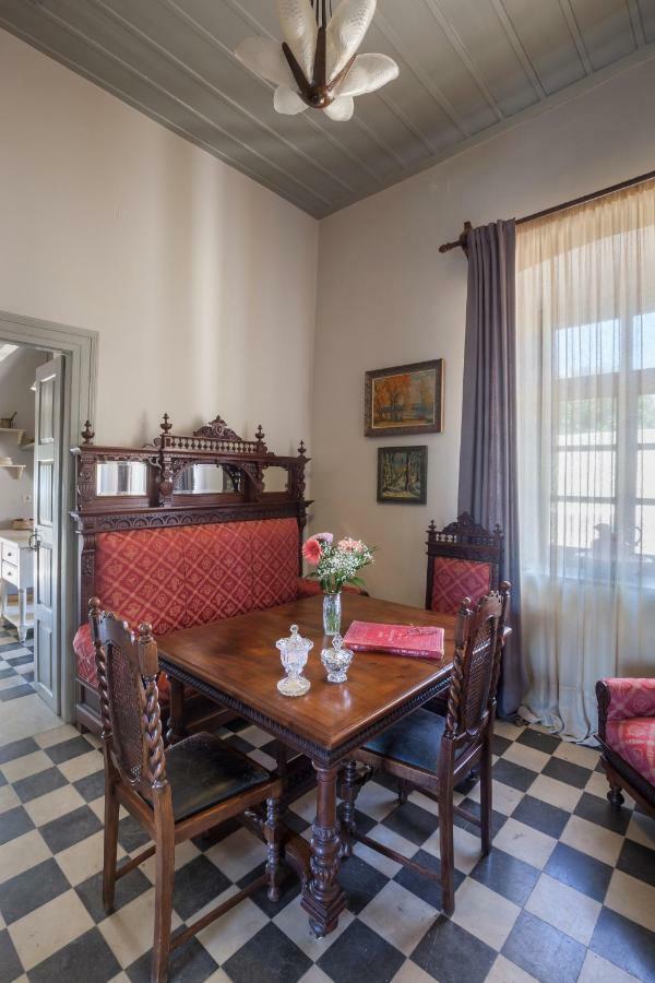 Dellagracia Mansion In Poseidonia Syros Villa Posidhonia  Bagian luar foto