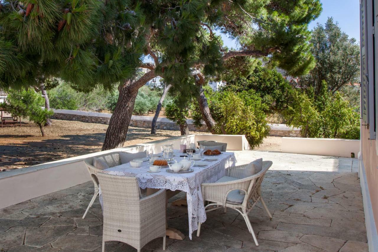 Dellagracia Mansion In Poseidonia Syros Villa Posidhonia  Bagian luar foto