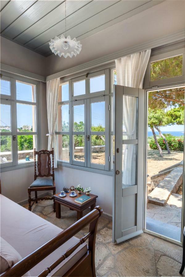 Dellagracia Mansion In Poseidonia Syros Villa Posidhonia  Bagian luar foto