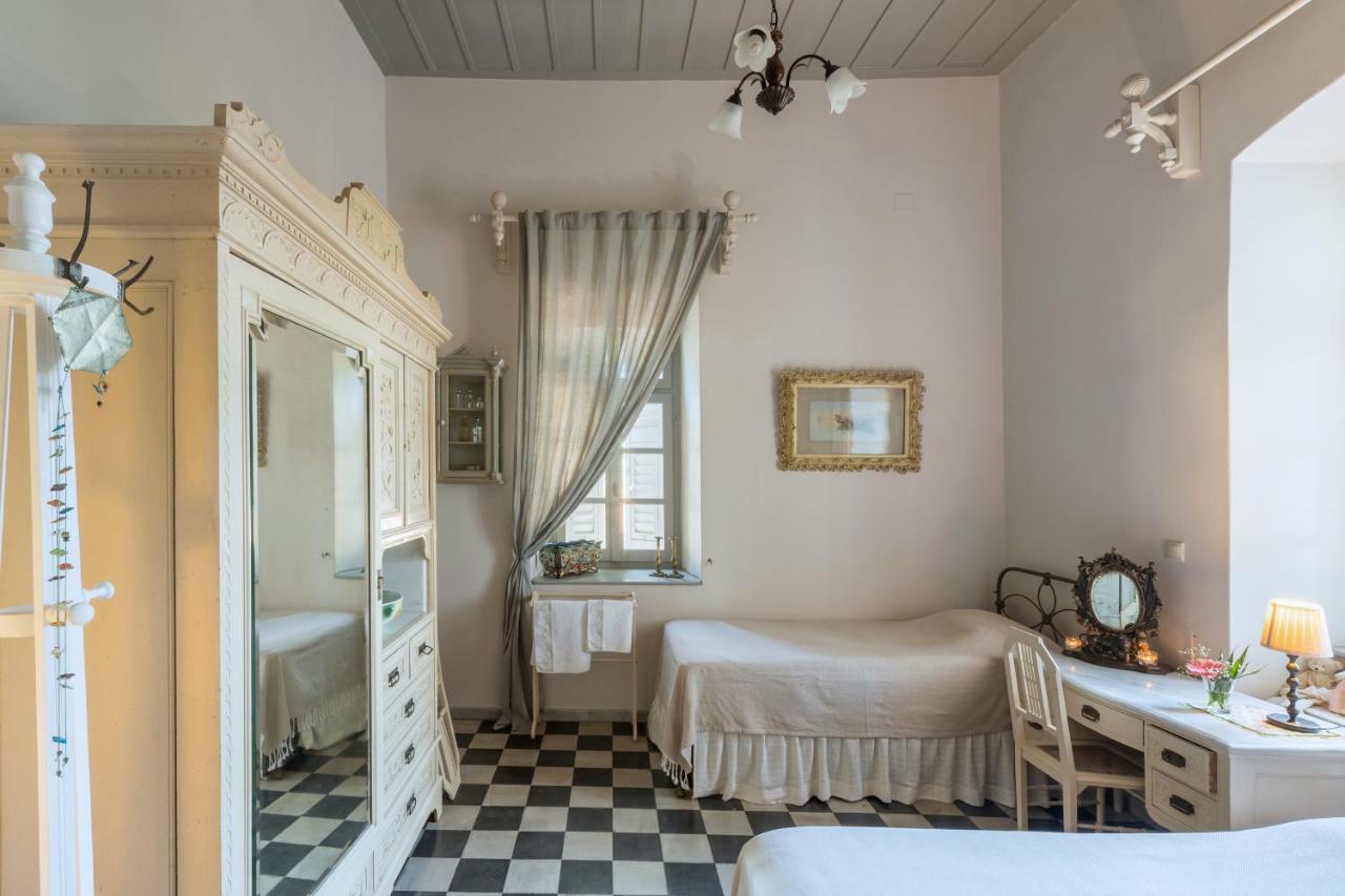 Dellagracia Mansion In Poseidonia Syros Villa Posidhonia  Bagian luar foto